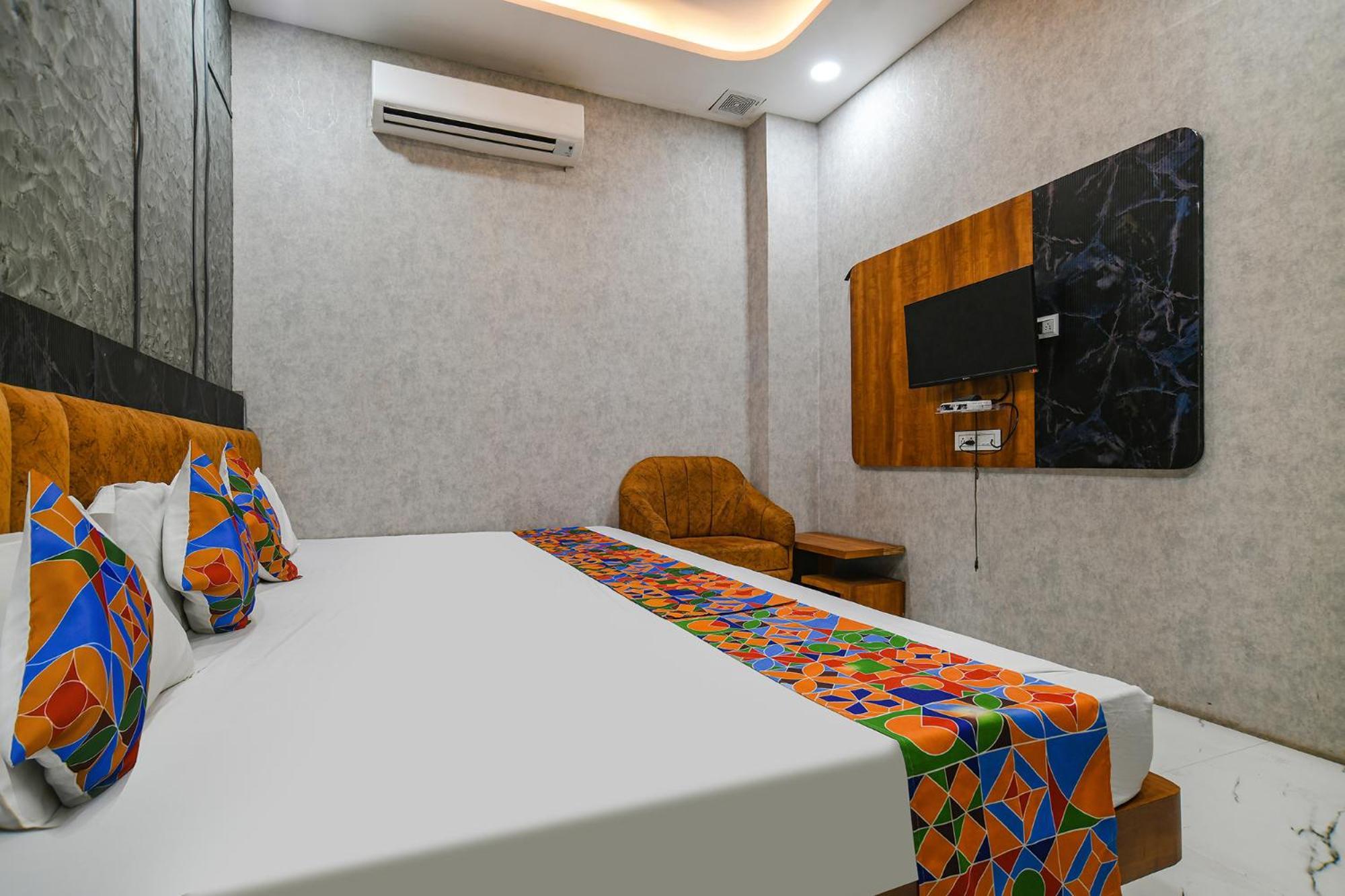 Fabexpress Orbit Hotell Ujjain Eksteriør bilde