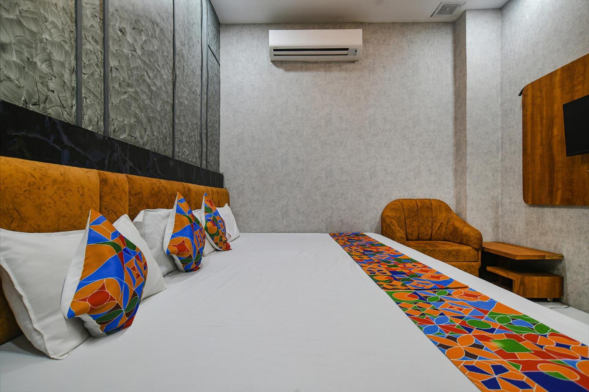 Fabexpress Orbit Hotell Ujjain Eksteriør bilde